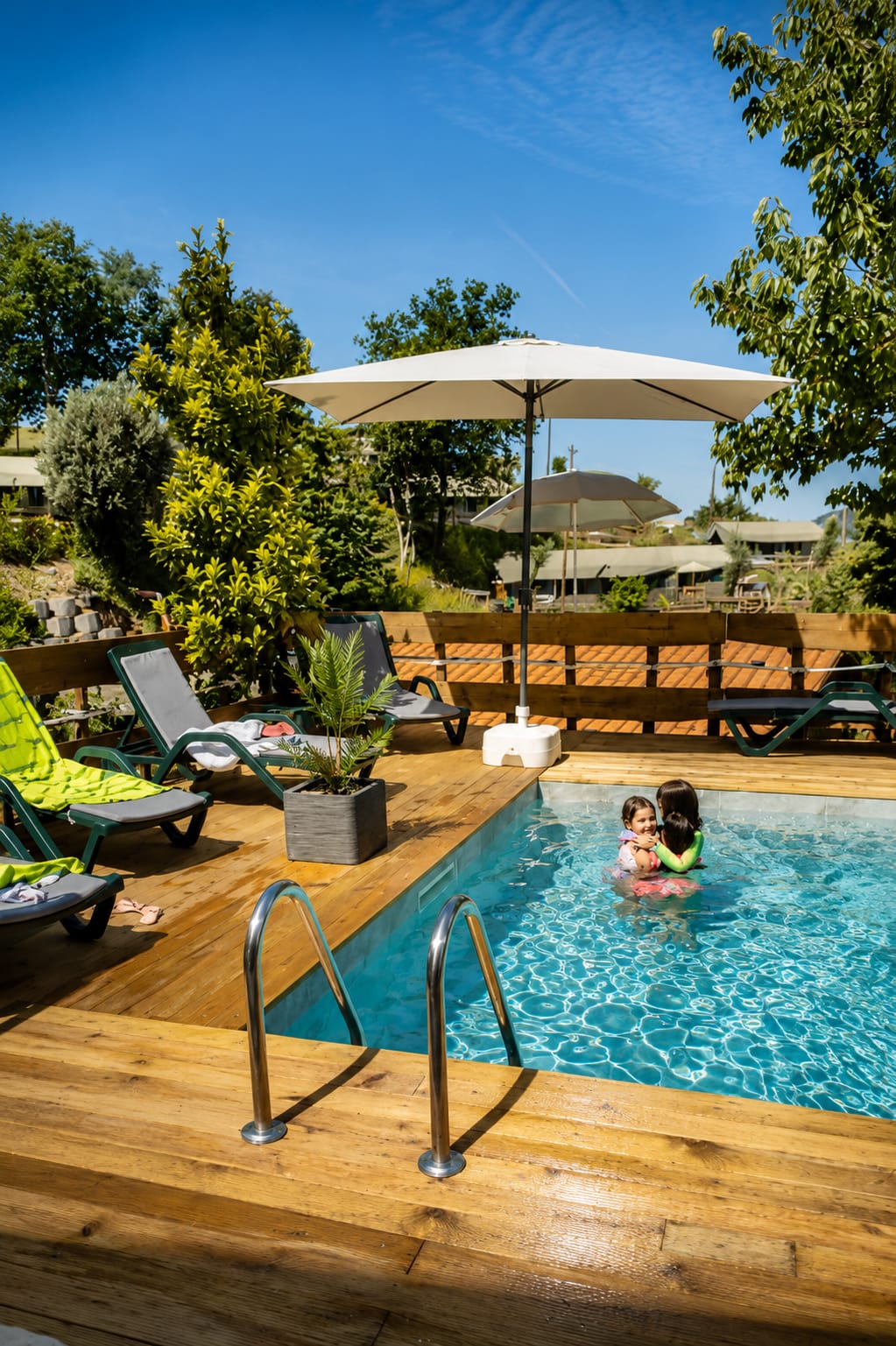 Pool deck at Safari Glamping, Vieira do Minho